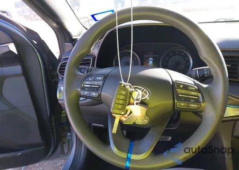 2019 Hyundai Veloster 2.0 z USA, uszkodzony, nr VIN KMHTG6AF5KU017169